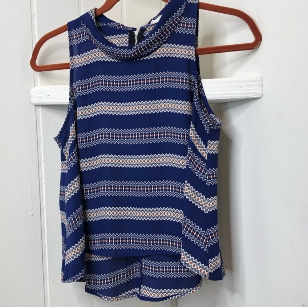 Lush Hi-Lo Sleeveless Collared Top w/Back zipper